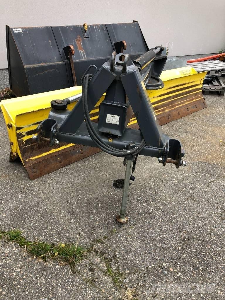 Vama 3800 R2 道路用レーキ