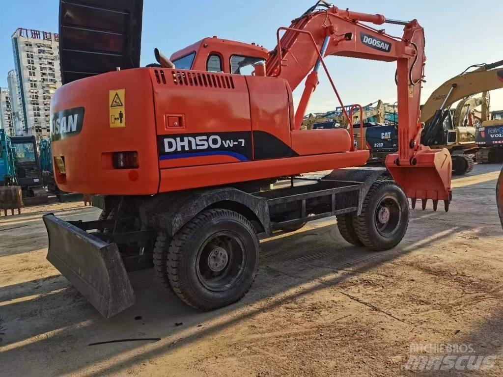 Doosan 150 W-7 ホイール式油圧ショベル（パワーショベル・ユンボ・バックホー）