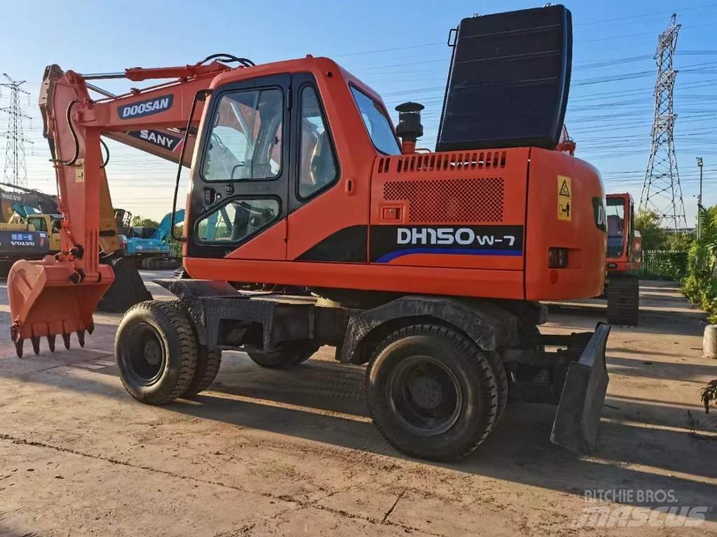 Doosan 150 W-7 ホイール式油圧ショベル（パワーショベル・ユンボ・バックホー）