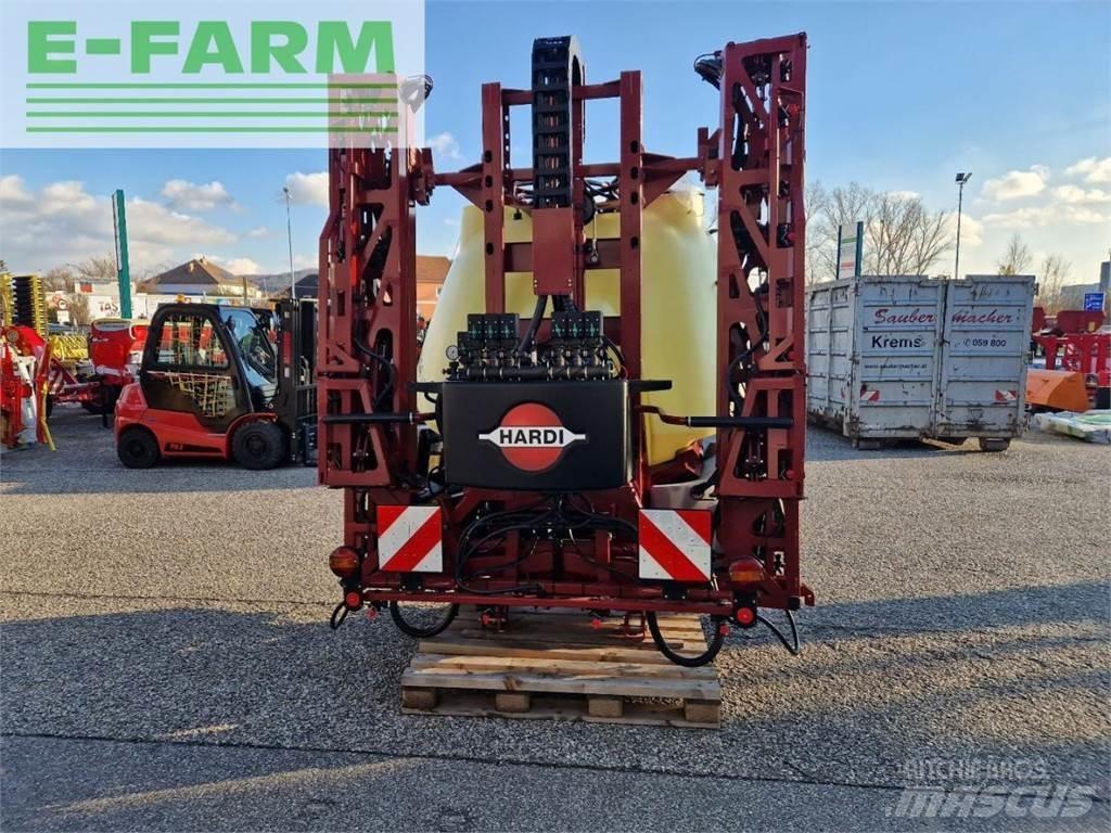 Hardi Mega 12 牽引型スプレイヤー