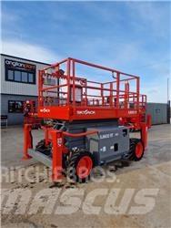 SkyJack SJ 6832 RT シザースリフト