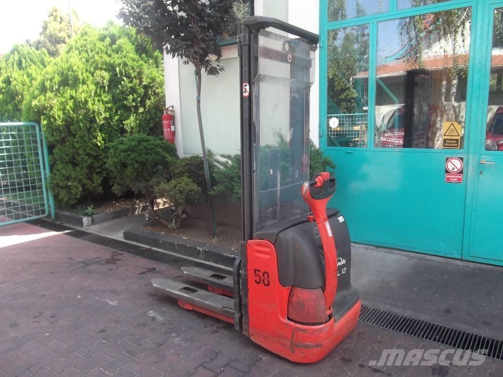Linde L 12 V-2336 自走式スタッカー