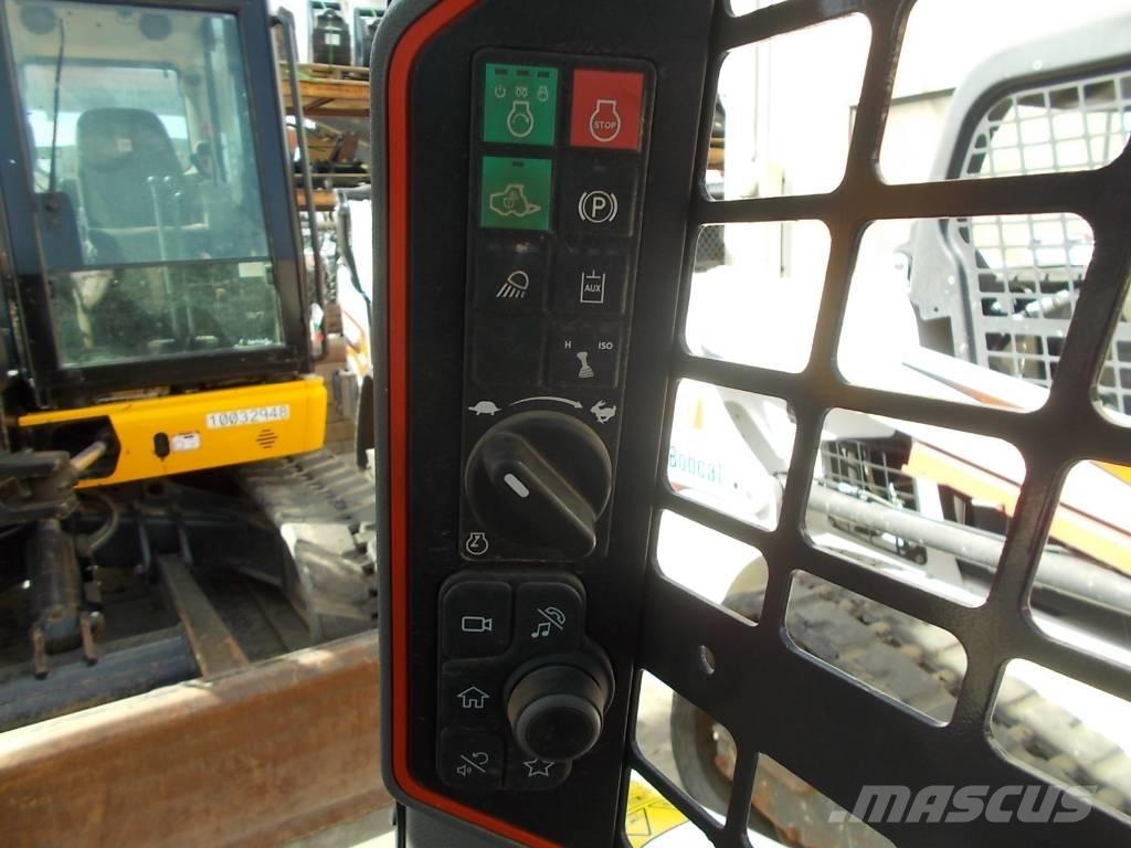 Bobcat T62 スキッドステアローダー