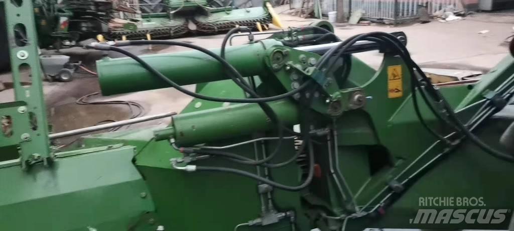 Krone Big X 1100 自走式フォレージハーベスター