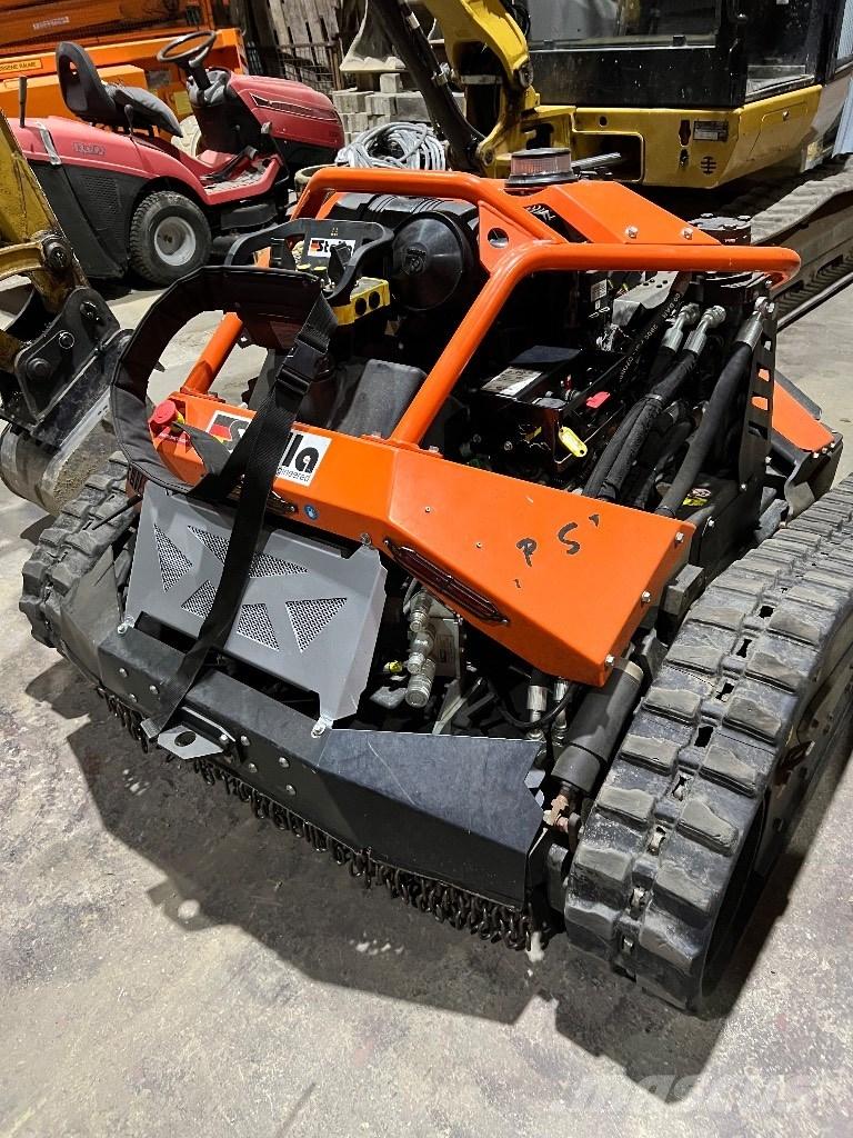 Stella URUS 100 ロボット芝刈り機