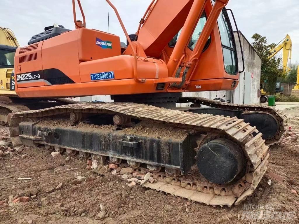 Doosan DX 225LC-9C 大型油圧ショベル12t以上（パワーショベル・ユンボ）