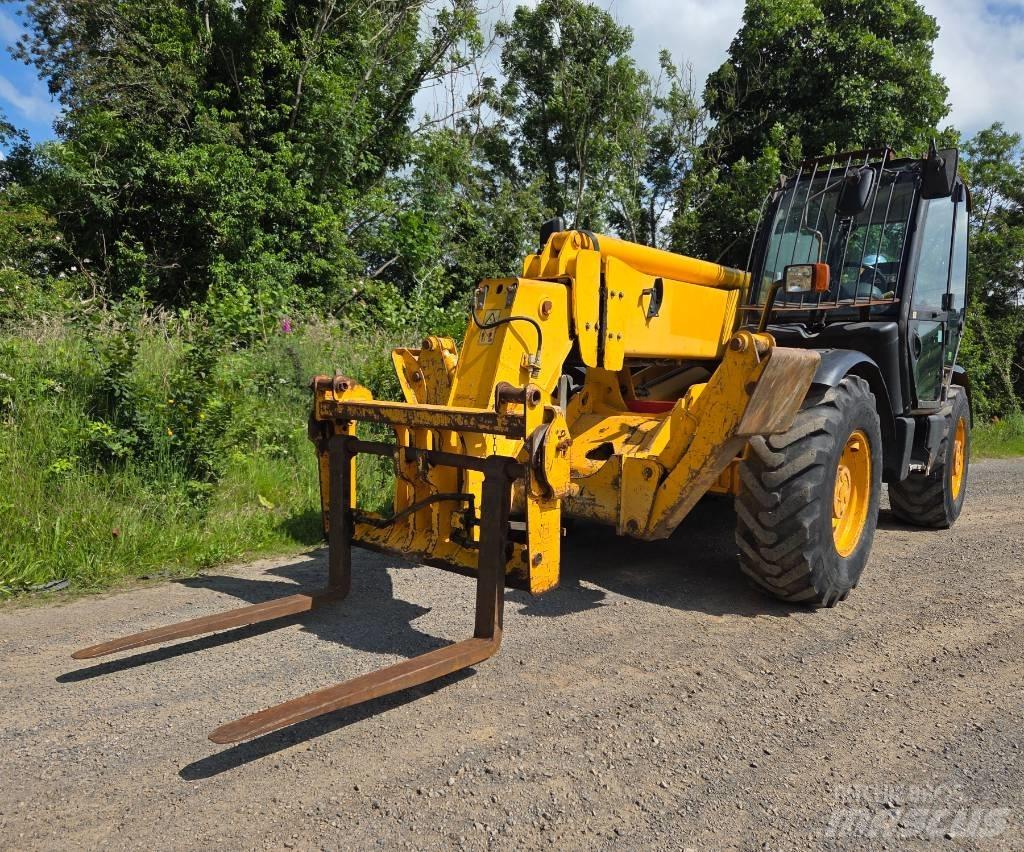 JCB 535-140 Turbo テレスコーピックハンドラー