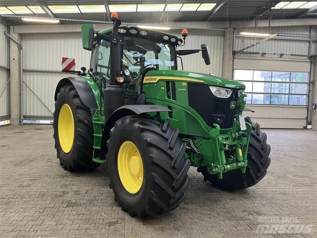 John Deere 6R 215 トラクター
