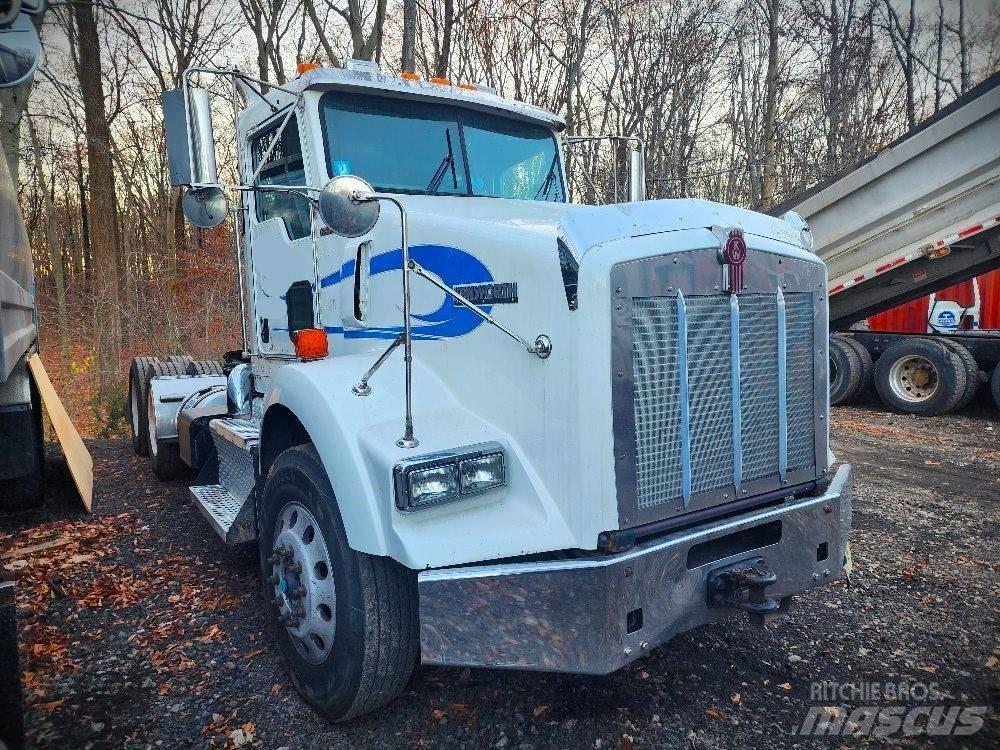 Kenworth T 800 B 中古トラクターヘッド | トレーラーヘッド