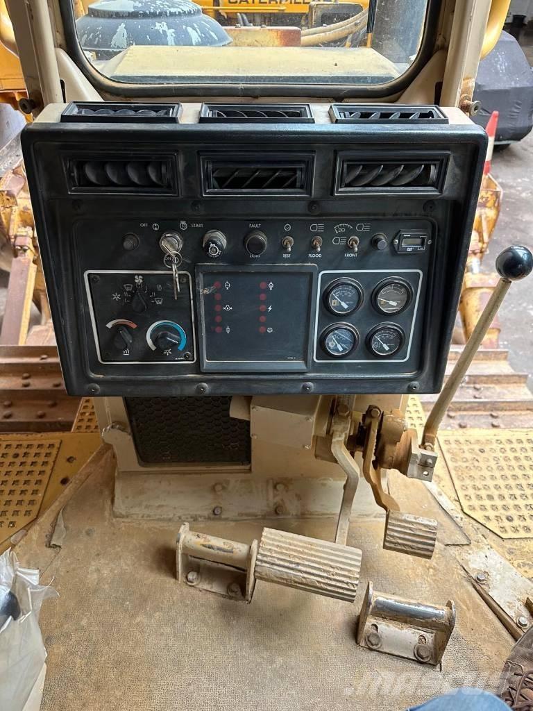 CAT D 6 H II ブルドーザー