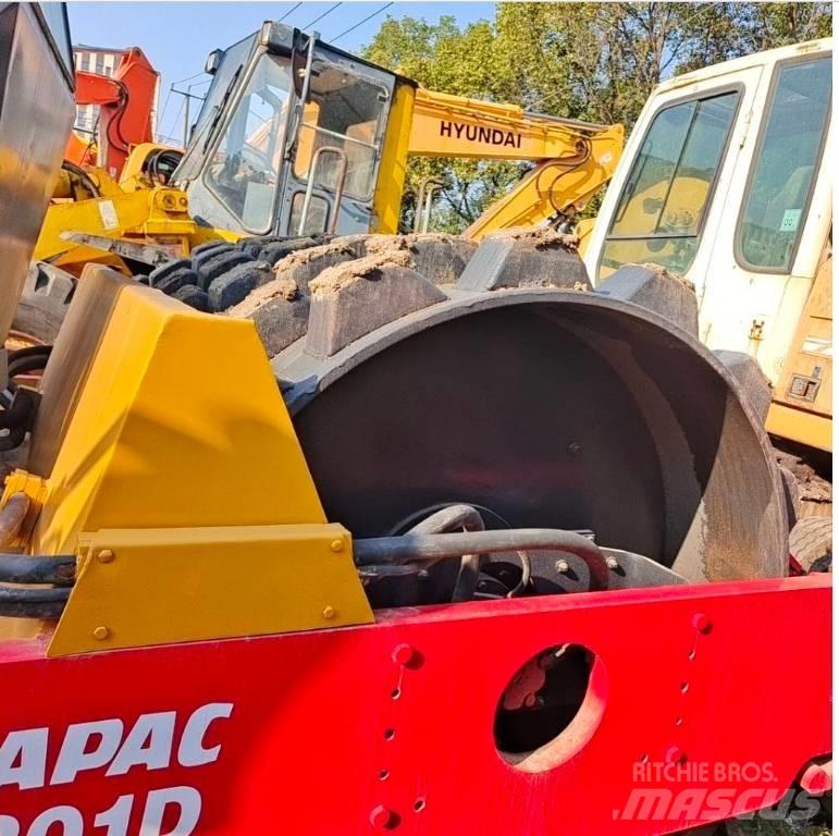 Dynapac CA 301 D 振動ローラ
