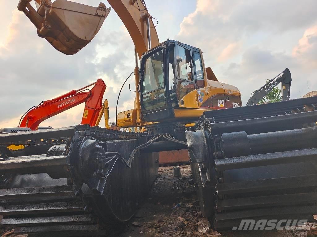 CAT 320 C 水陸両用油圧ショベル、ユンボ