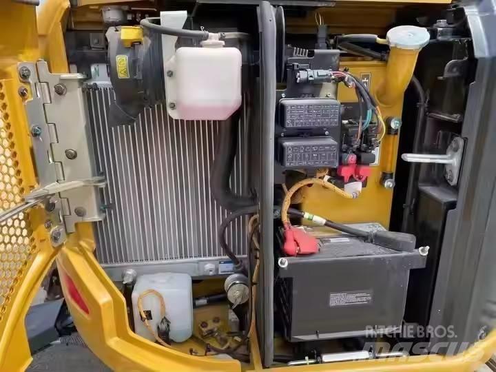 CAT 303 CR ミニ油圧ショベル 7t以下（ミニユンボ・ミニディガー）