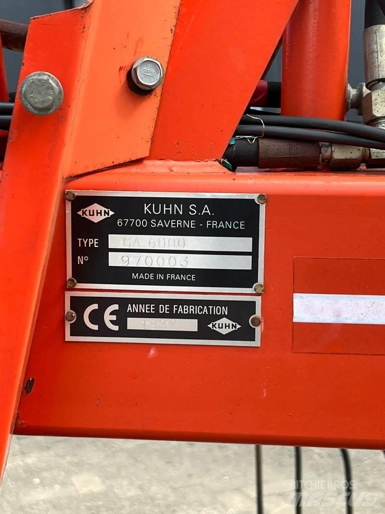 Kuhn GA 6000 ウィンドローア/レーキ