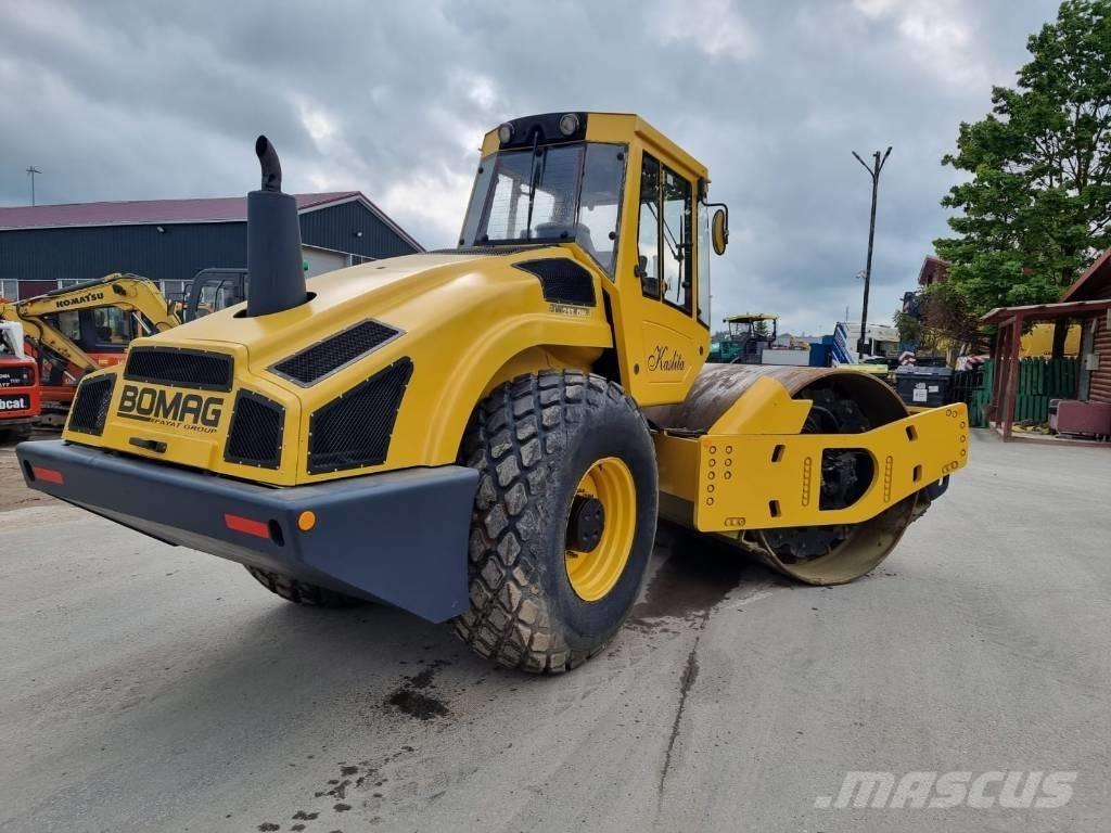 Bomag BW 213 D H-4 振動ローラ
