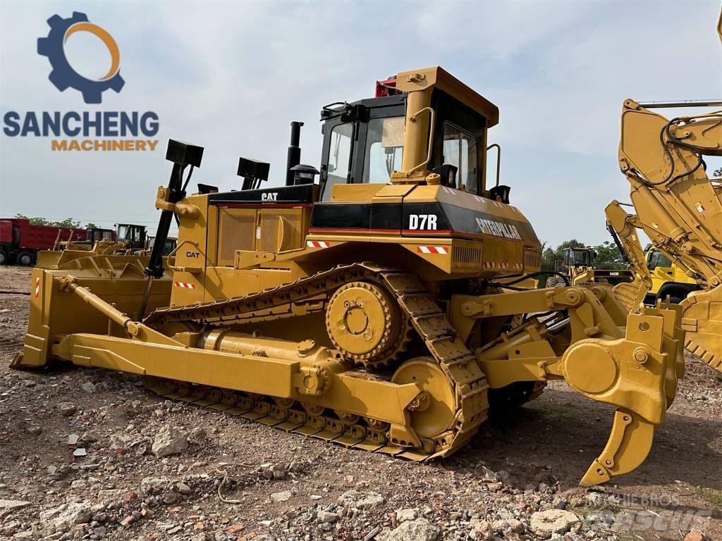 CAT D 7 R ブルドーザー