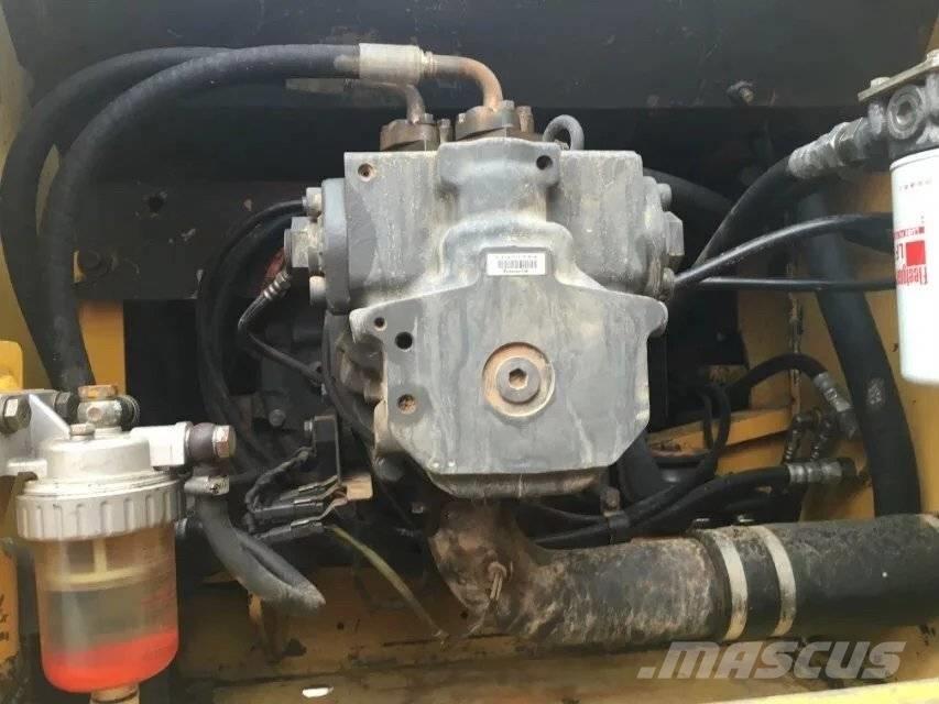 Komatsu pc200-7 大型油圧ショベル12t以上（パワーショベル・ユンボ）