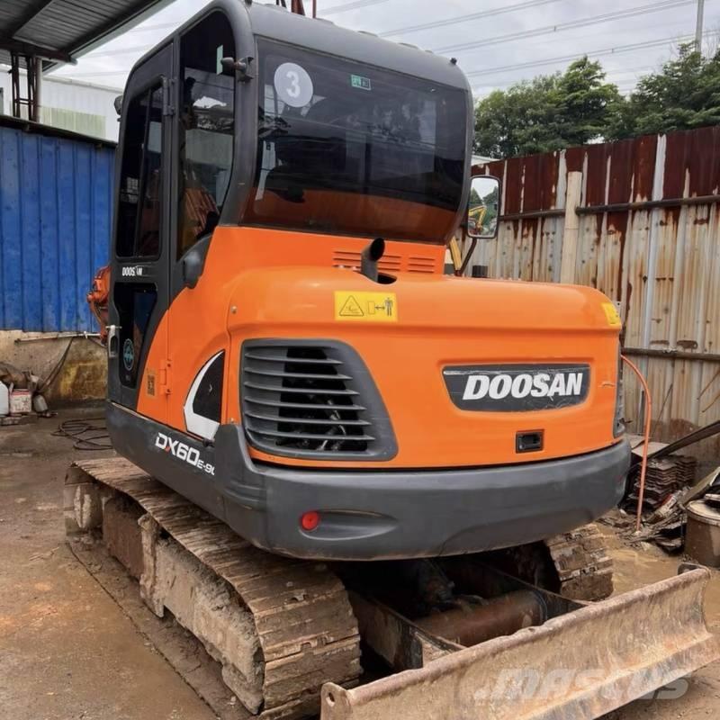 Doosan 60-9c 大型油圧ショベル12t以上（パワーショベル・ユンボ）