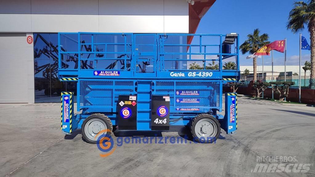Genie GS 4390 RT シザースリフト