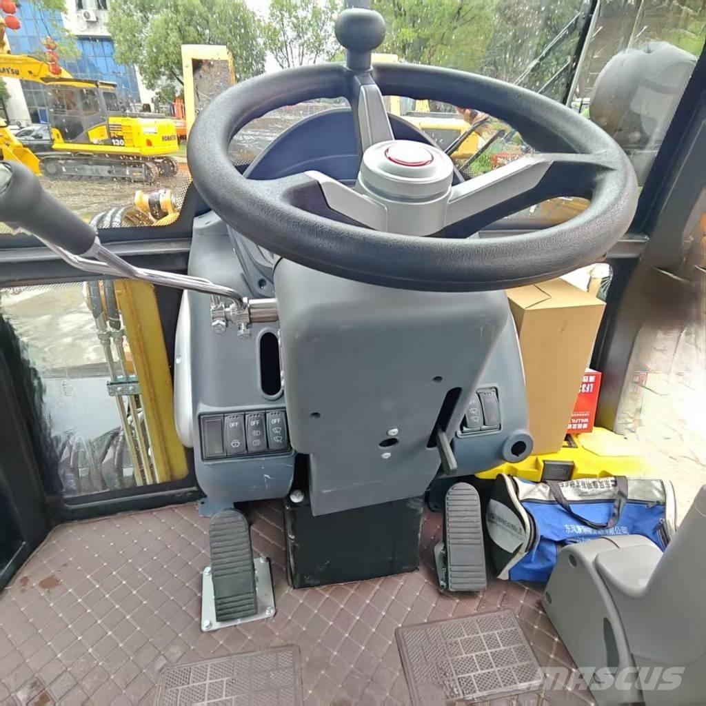CAT 305.5 E ミニ油圧ショベル 7t以下（ミニユンボ・ミニディガー）