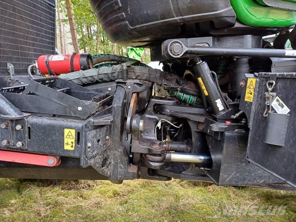 Johan Deere 1270G ハーベスター