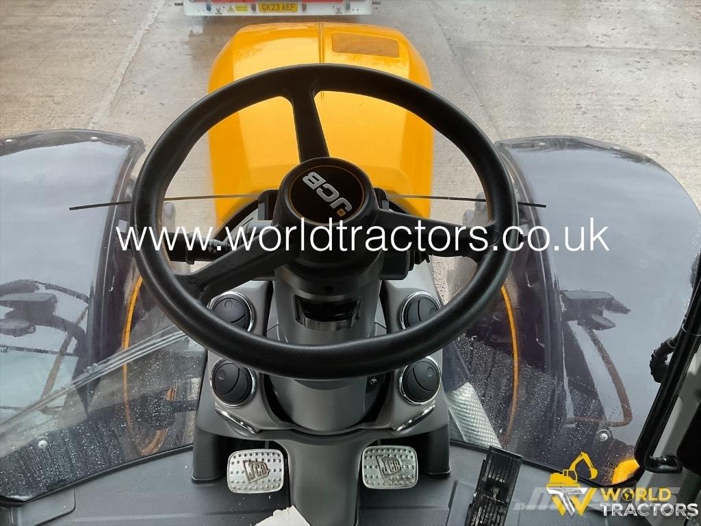 JCB Fastrac 4220 トラクター