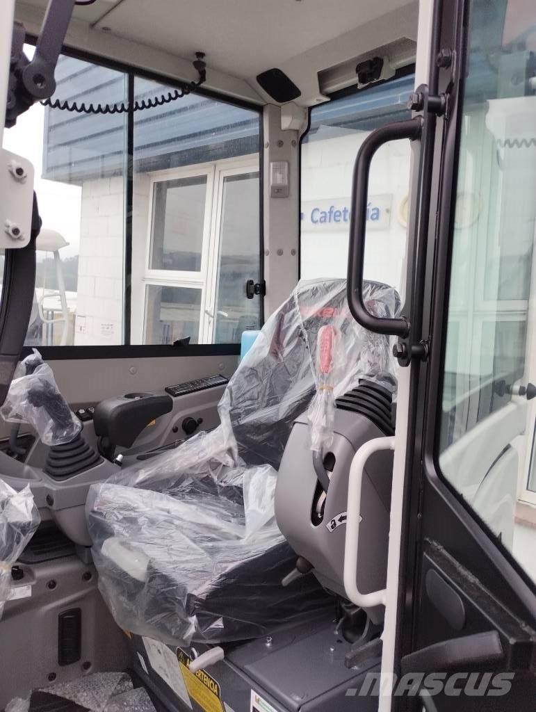 Takeuchi TB 325 R ミニ油圧ショベル 7t以下（ミニユンボ・ミニディガー）