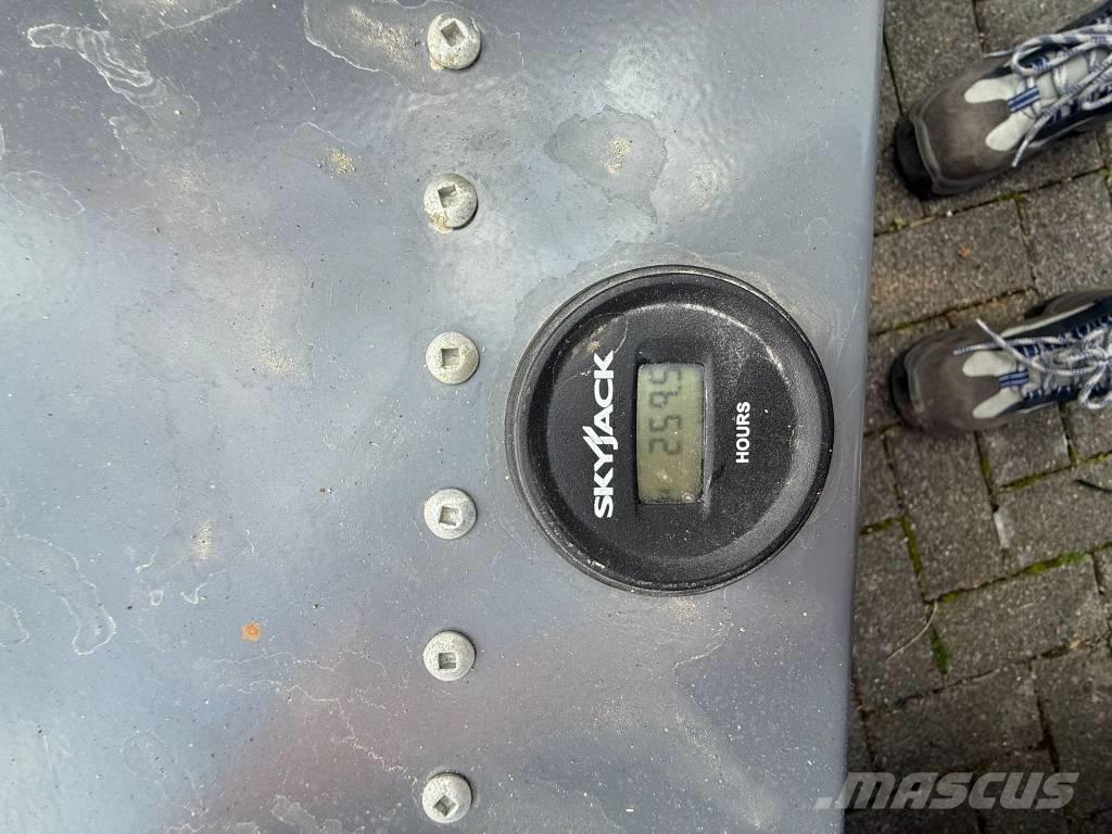 SkyJack SJ 3219 シザースリフト
