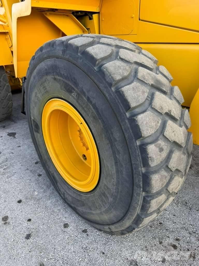 Komatsu WA 320-5L ホイールローダー・タイヤショベル