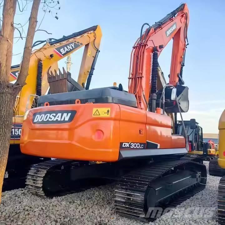 Doosan DX 300 LC 大型油圧ショベル12t以上（パワーショベル・ユンボ）