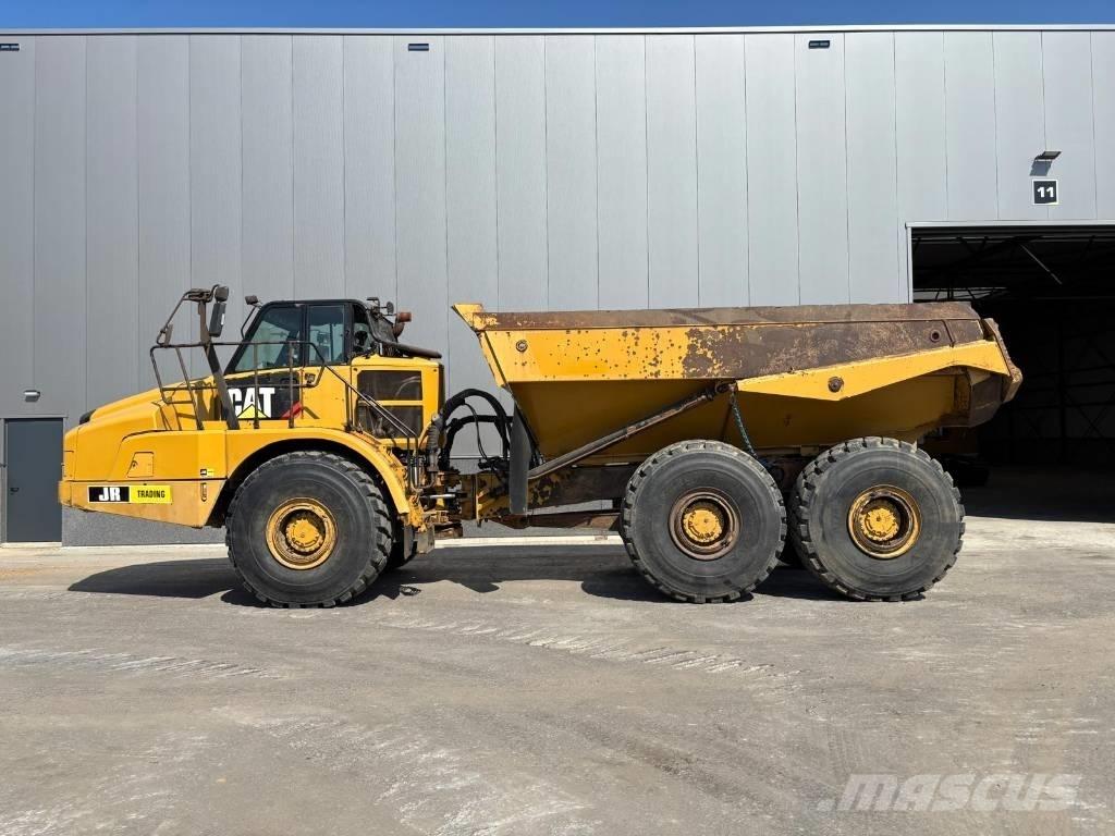 CAT 745 C アーティキュレート式ダンプトラック