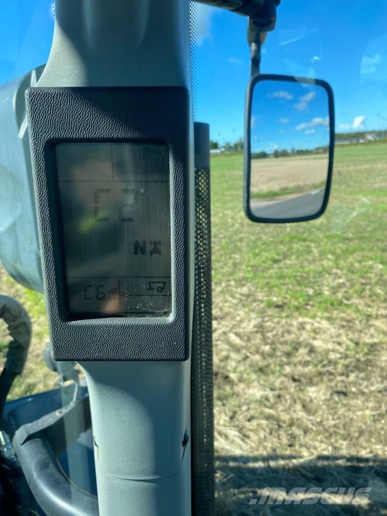 CLAAS Arion 620 トラクター