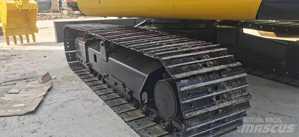 Komatsu 56-7 大型油圧ショベル12t以上（パワーショベル・ユンボ）
