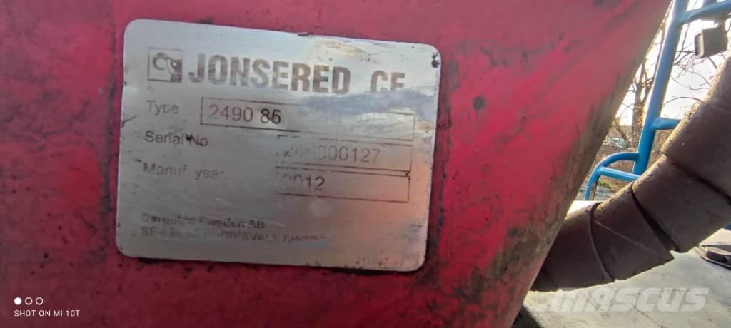 Jonsered 2490 木材積込用クレーン