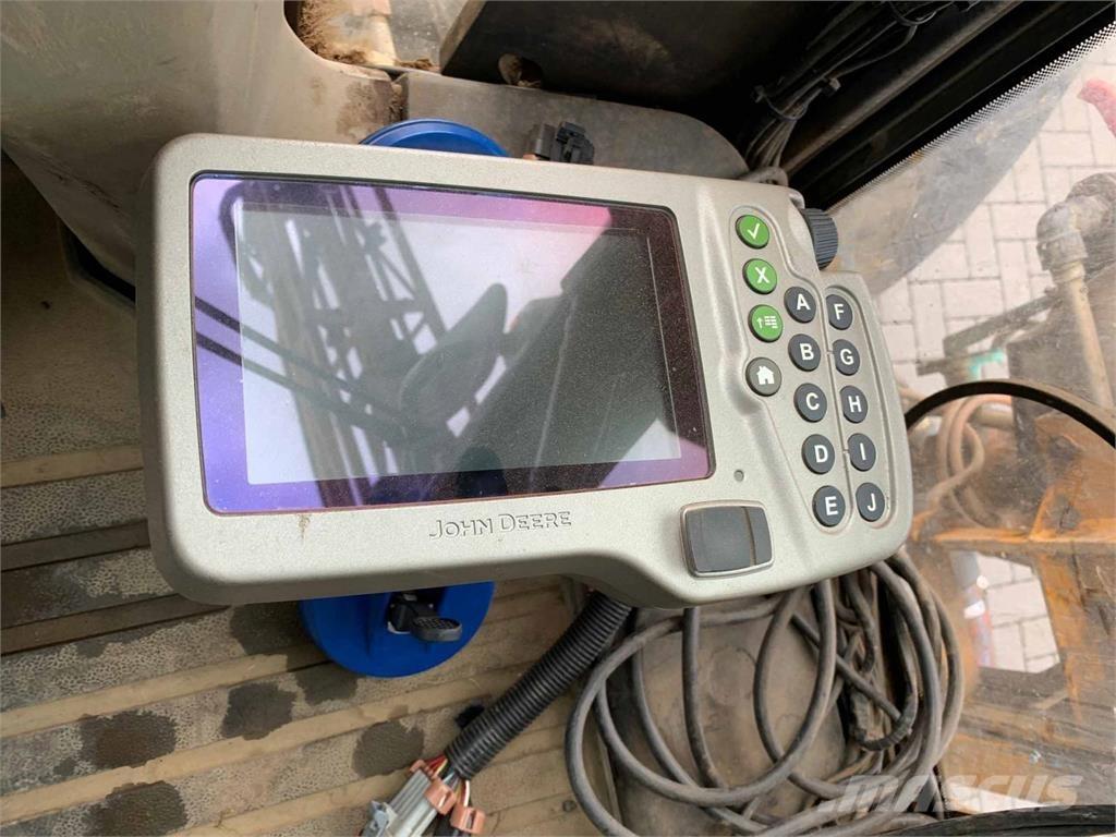 JCB 1135 FAST 自走式噴霧器