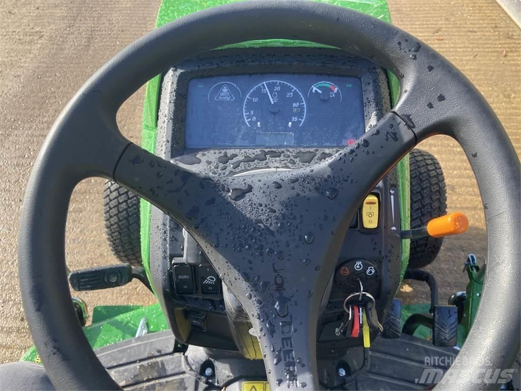 John Deere 1026R コンパクトトラクター