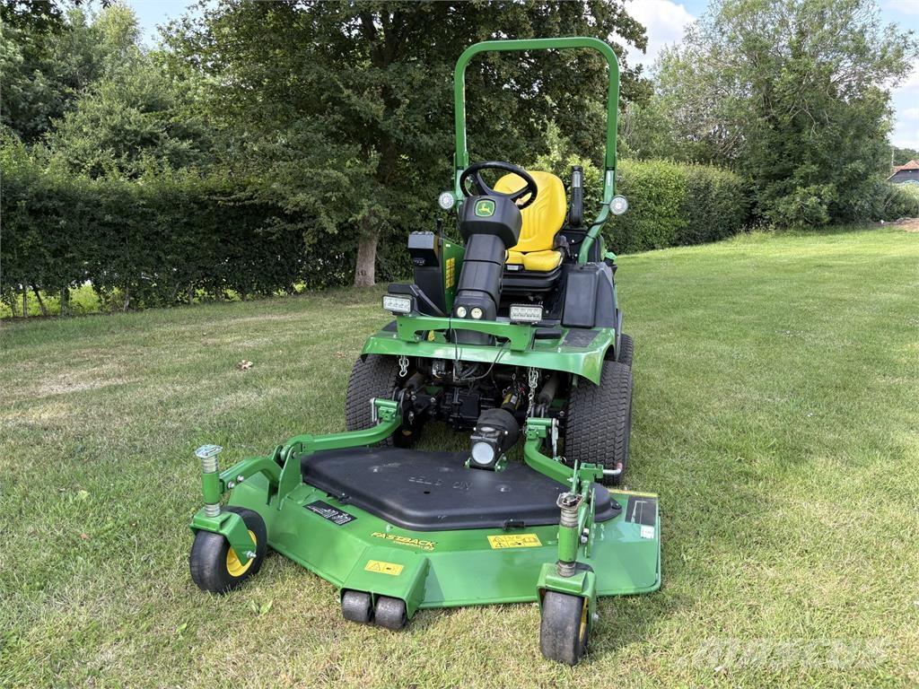 John Deere 1570 乗用・自走モア/芝刈り機