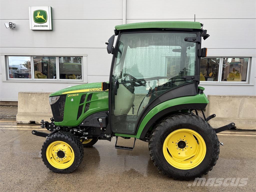 John Deere 2038R コンパクトトラクター
