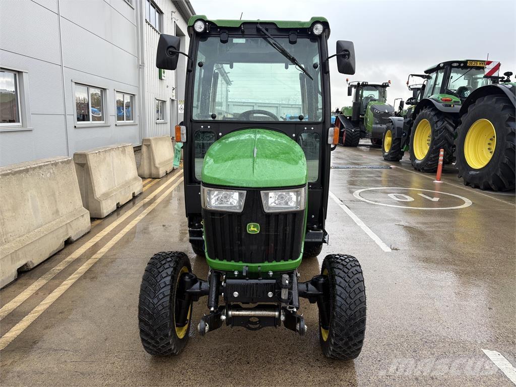 John Deere 2038R コンパクトトラクター