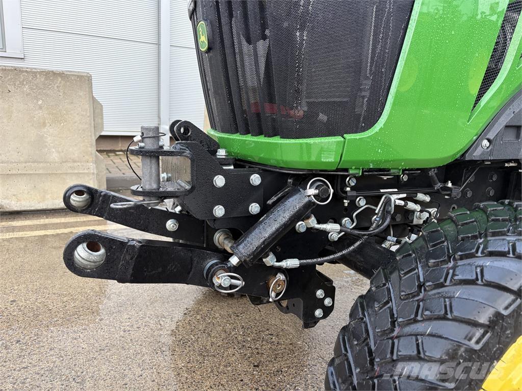 John Deere 2038R コンパクトトラクター