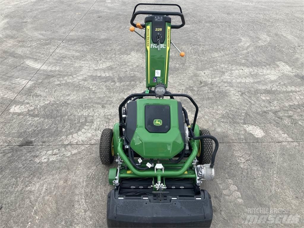 John Deere 225 E-cut 歩行型芝刈り機