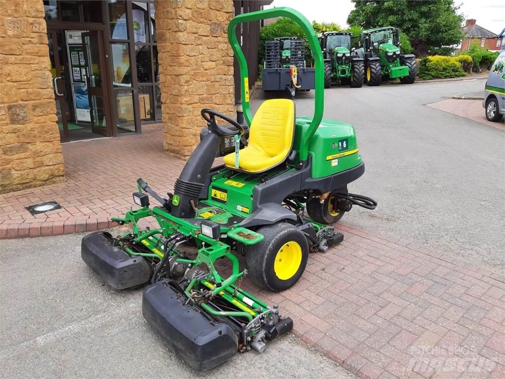 John Deere 2500EH 歩行型芝刈り機
