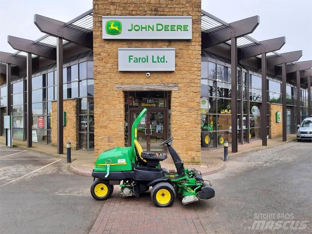John Deere 2500EH 歩行型芝刈り機