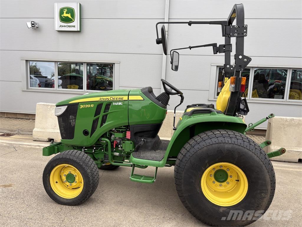 John Deere 3039R コンパクトトラクター