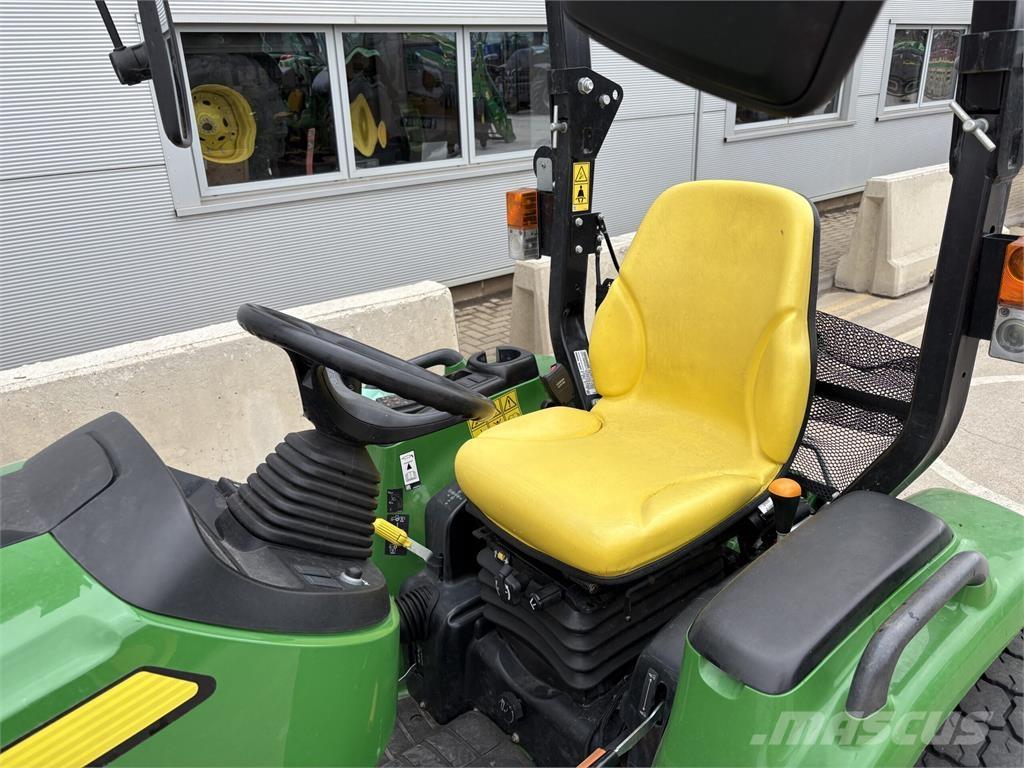 John Deere 3039R コンパクトトラクター
