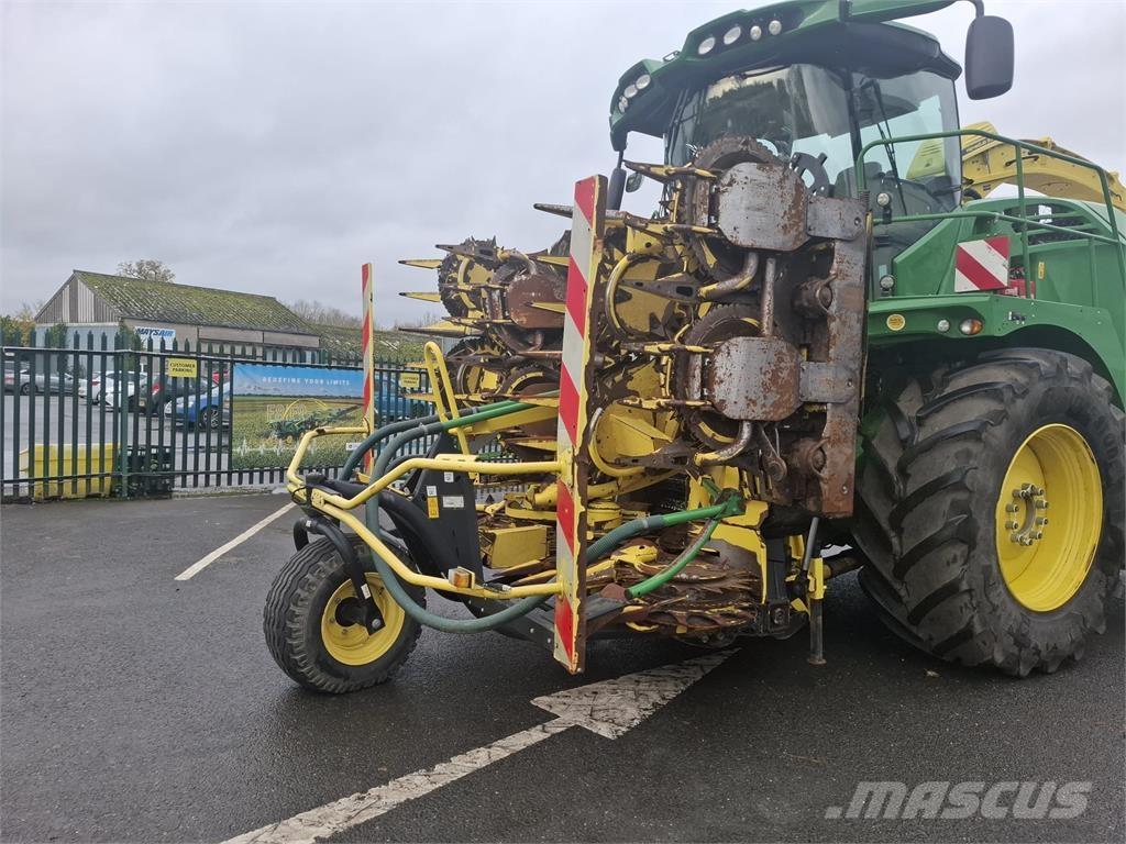 John Deere 390 Plus 自走式フォレージハーベスター