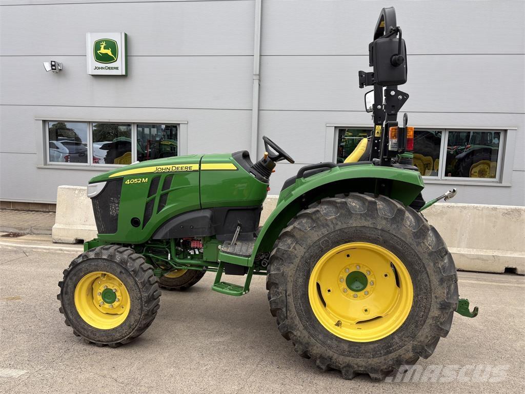 John Deere 4052M コンパクトトラクター