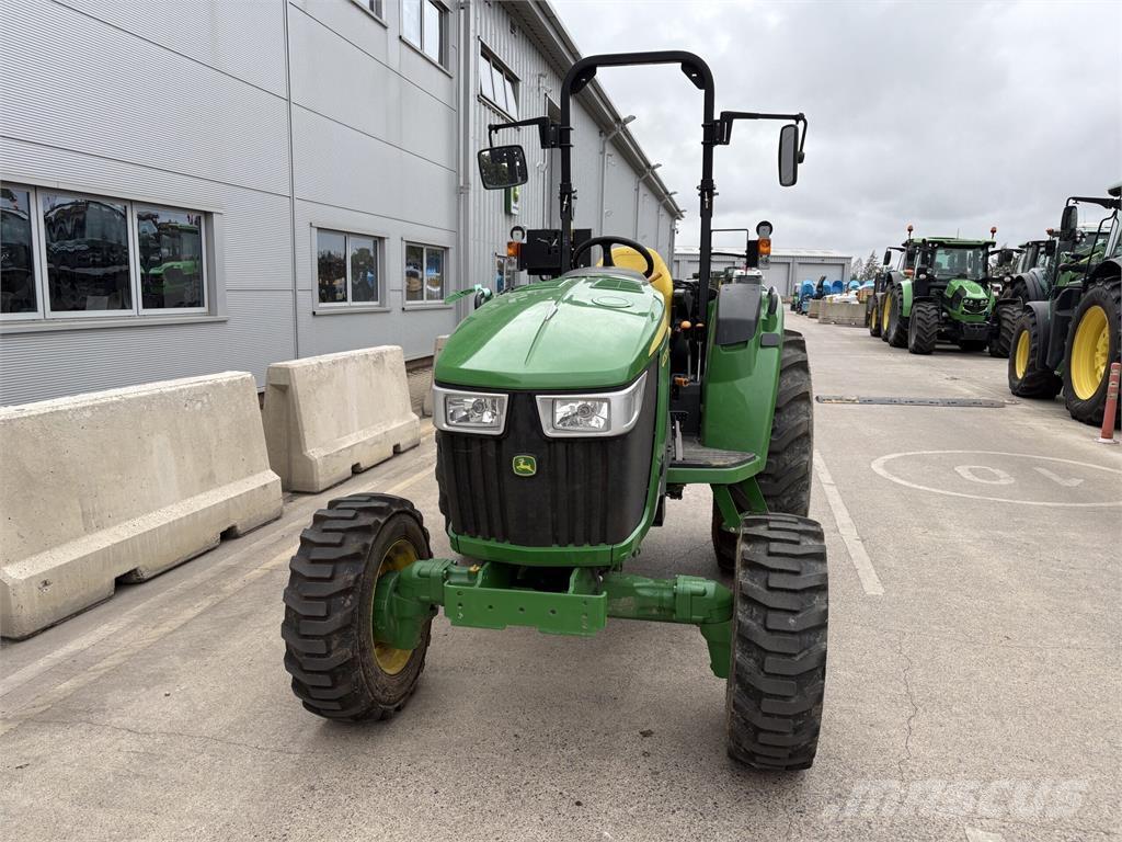 John Deere 4052M コンパクトトラクター