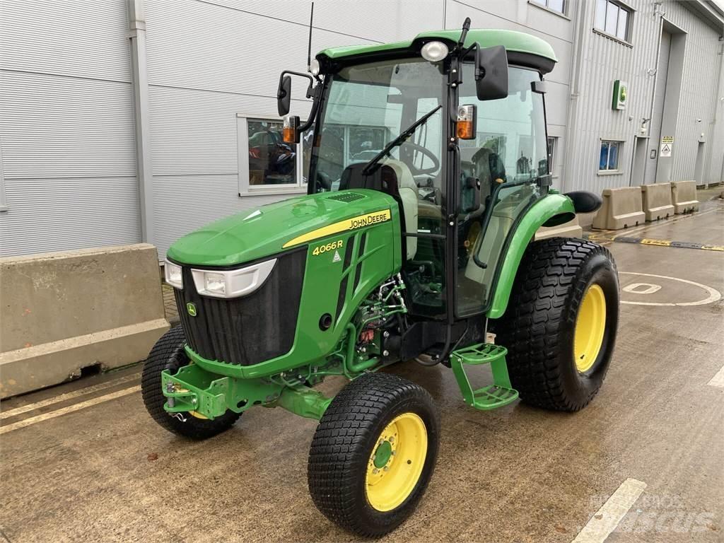 John Deere 4066R コンパクトトラクター