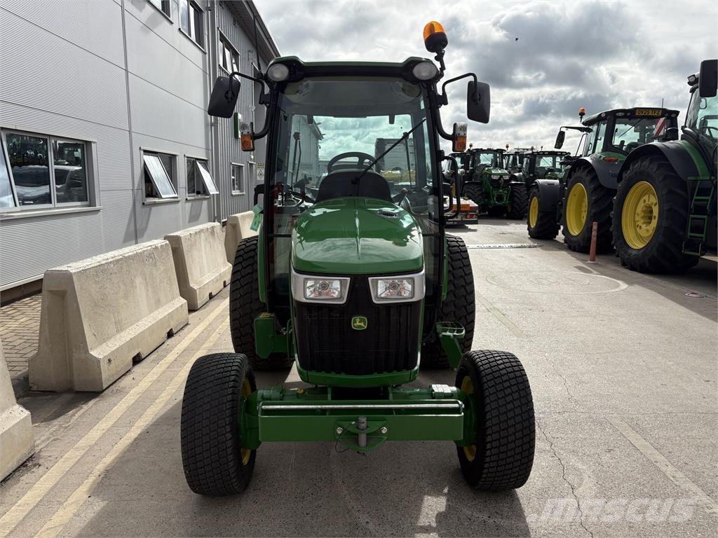 John Deere 4066R コンパクトトラクター